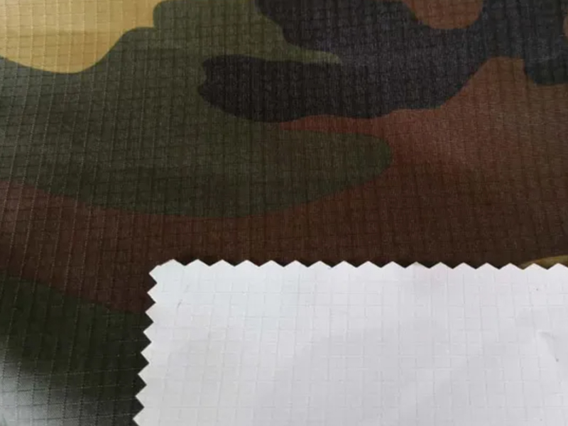 Camo Print Polyester Ripstop Taffeta dengan PVC Putih Bersalut